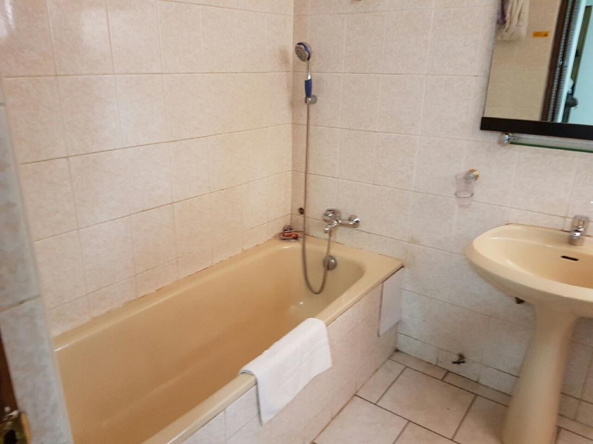 Royal Basin Resort Kumasi Kültér fotó